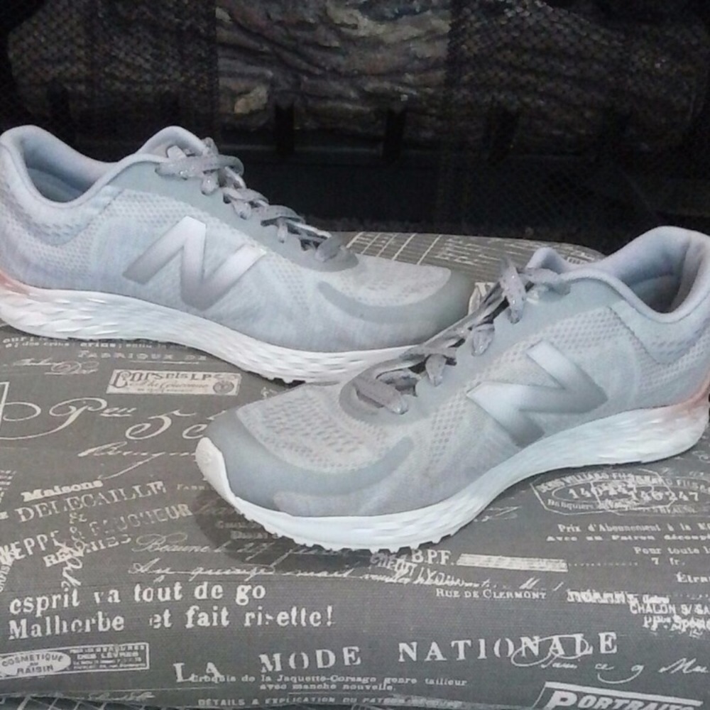 Women New Balance Arishi